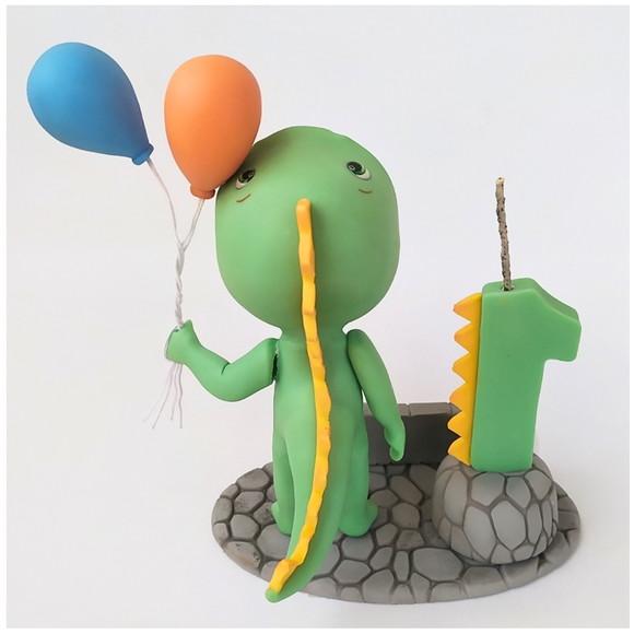 Topo de Bolo Dinossauro em Biscuit