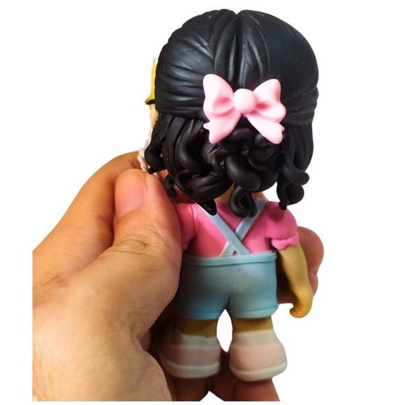 Topo de Bolo Menina no Parque em Biscuit