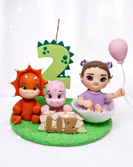 Topo de Bolo Dinossauro em Biscuit (menina)