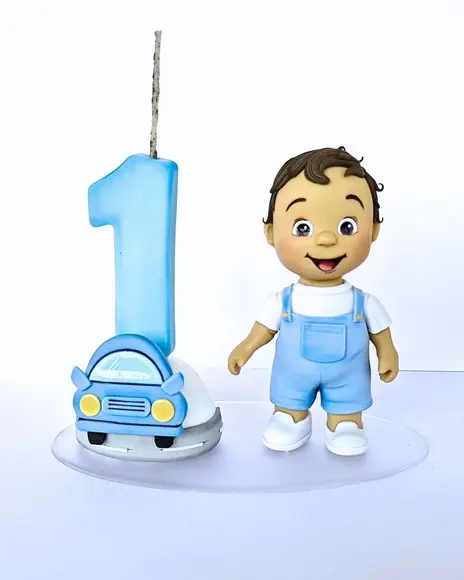 Topo de Bolo Menino e o Carrinho em Biscuit
