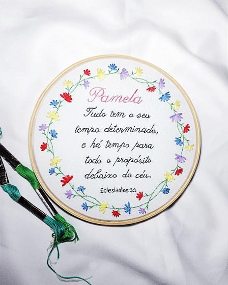 Bordado Porta Maternidade