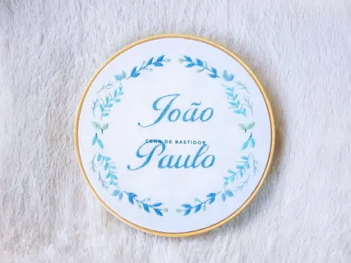 Bordado Porta Maternidade