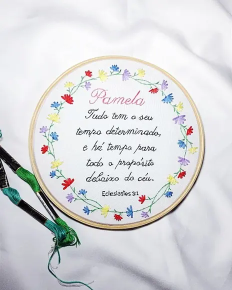 Bordado Porta Maternidade