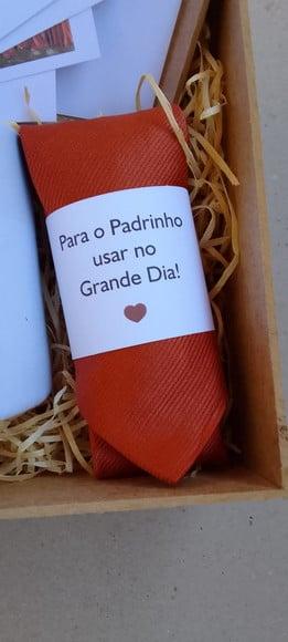 Caixa Padrinhos com Caneca, Gravata e Manual Terracota