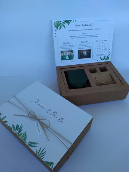Caixa Padrinhos com Gravata e Pulseira Verde