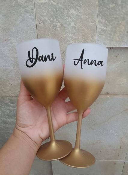 Taças Personalizadas Degradê Dourado de Vinho