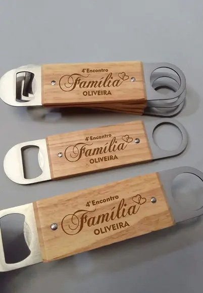 Abridor de Garrafa de Madeira Personalizado