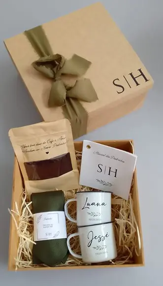 Kit Caixa Convite Padrinhos com Gravata, Manual e Canecas