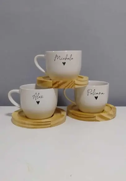 Xícara Personalizada Padrinhos Casamento com Pires de Madeir
