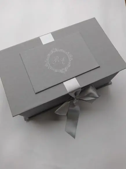 Caixa Cartonada com 2 Canecas Lembrança Padrinhos Casamento