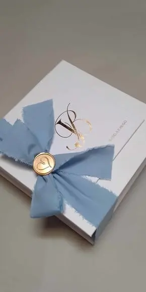 Caixa Padrinhos Azul Serenity com Xícaras, Gravata e Manual