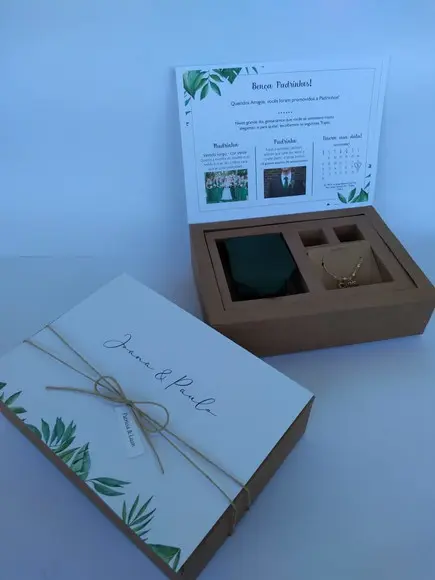 Caixa Padrinhos com Gravata e Pulseira Verde