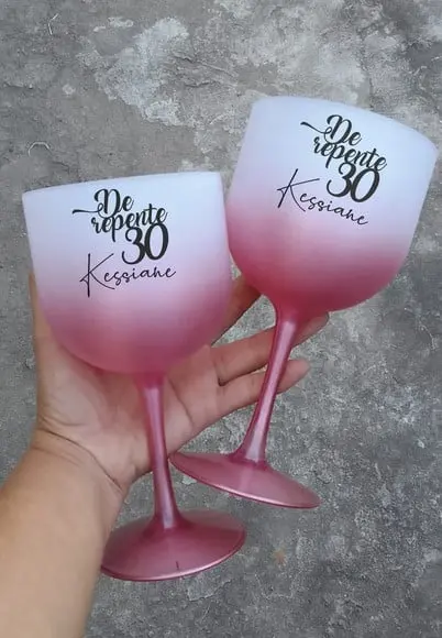 Taças Rosê Gold Personalizadas 30 Anos