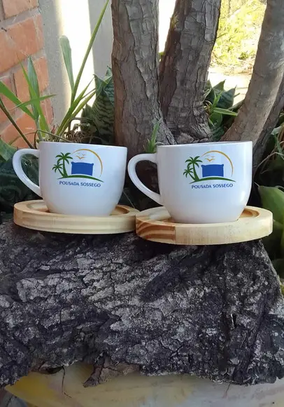 Xícaras Personalizadas com Pires de Madeira