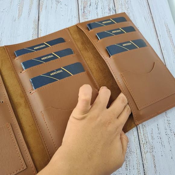 Capa Porta Passaporte Família / 9 Lugares - Personalizado