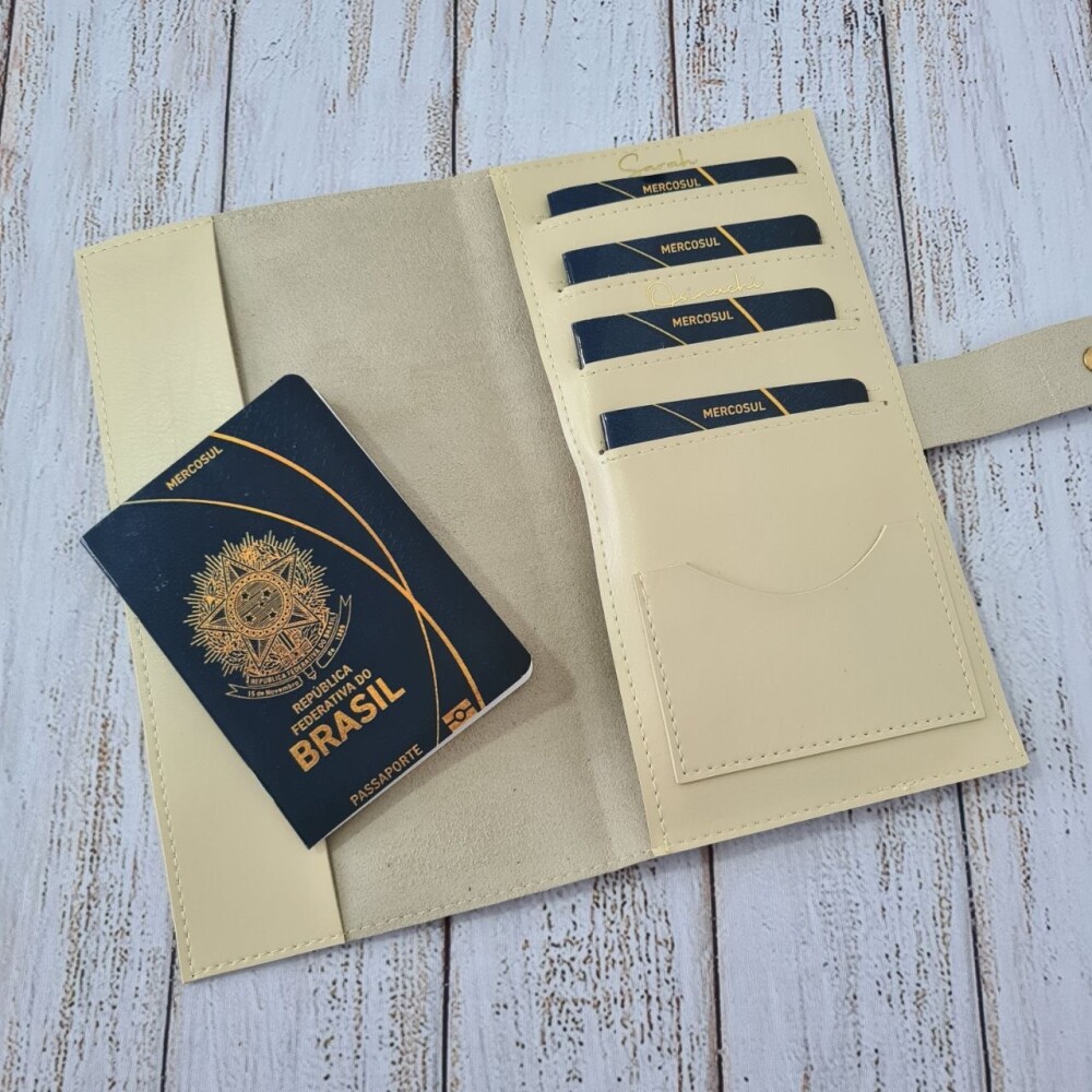 Capa Protetora para Passaporte Família - 4 Lugares