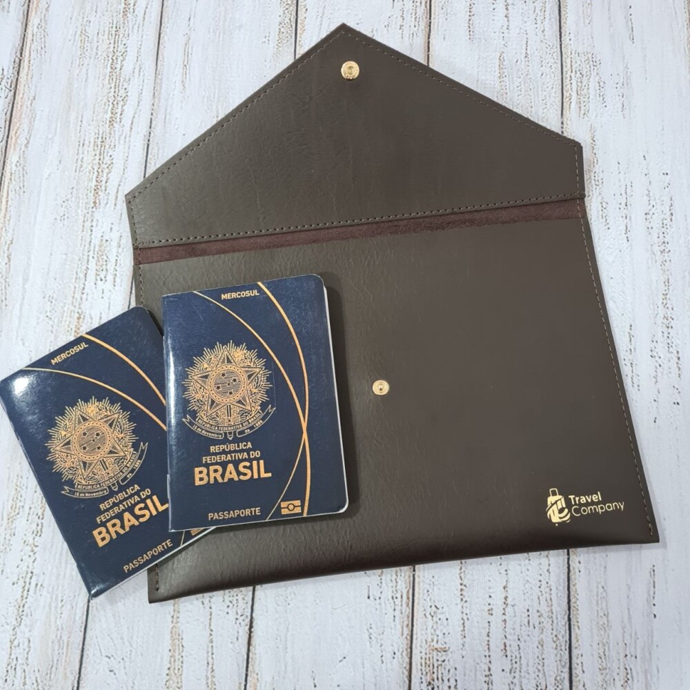 Porta Voucher e Documentos de Viagem Personalizado com Nome - Fei