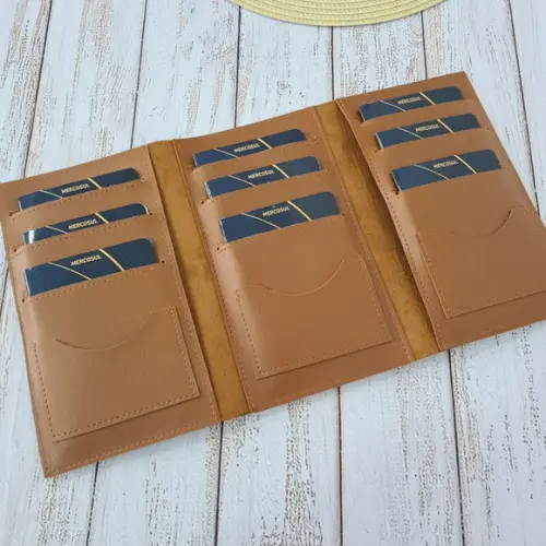 Capa Porta Passaporte Família / 9 Lugares - Personalizado