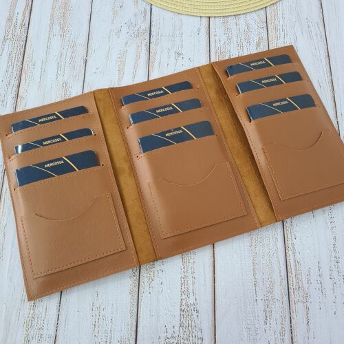Capa Porta Passaporte Família / 9 Lugares - Personalizado