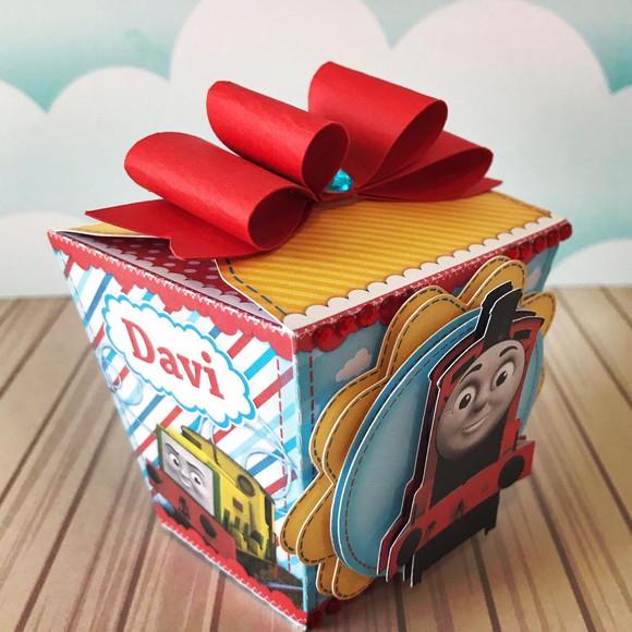 Caixinha para festa tema thomas e seus amigos