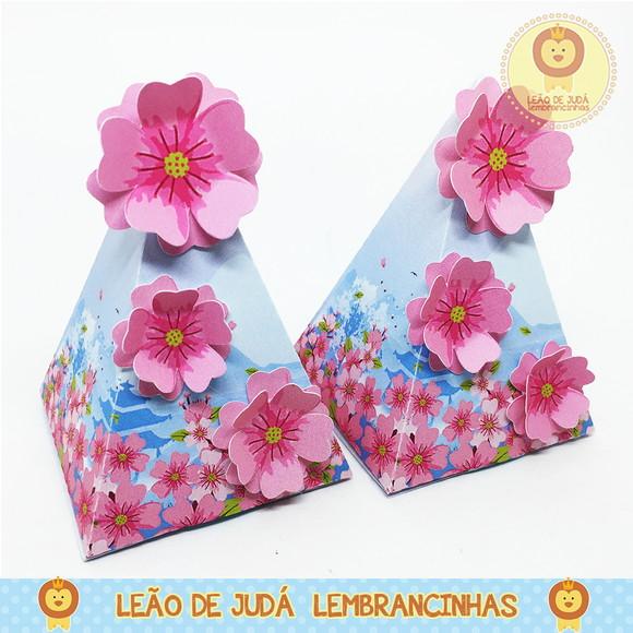 Caixinha Piramide Tema kokeshi