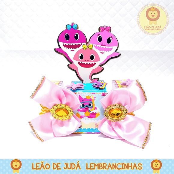 Caixa bala com aplique 3D Baby Shark menina