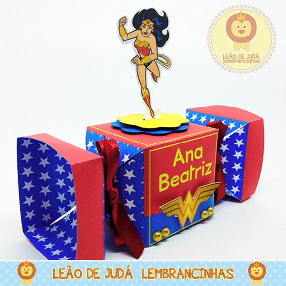 Caixa bala com aplique 3D Mulher Maravilha