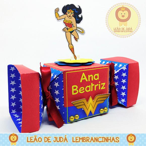 Caixa bala com aplique 3D Mulher Maravilha