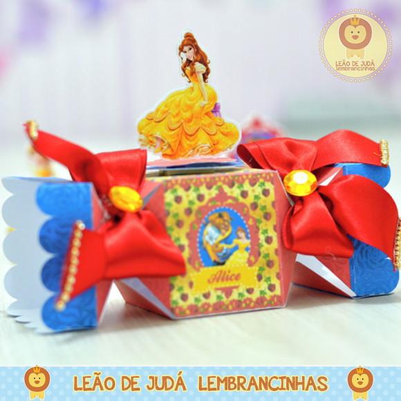 Caixa bala com aplique 3D tema Branca de neve modelo 3