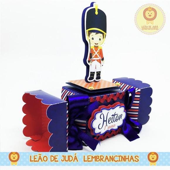 Caixa bala com aplique 3D tema soldadinho de chumbo