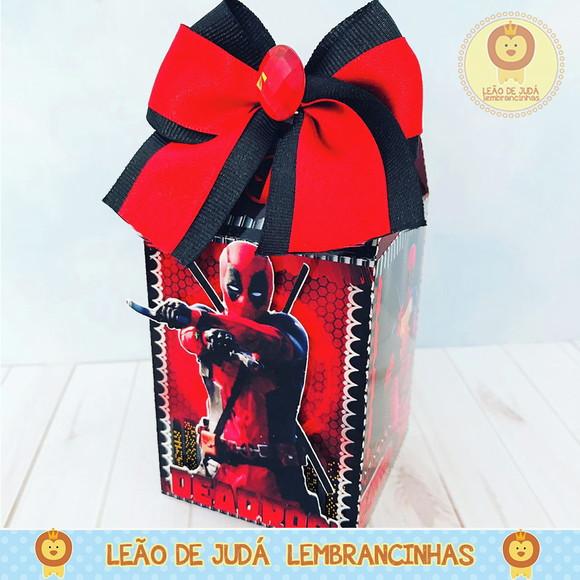 Caixa Milk Com aplique Deadpool