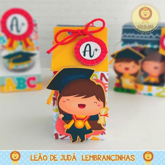 Caixa Milk com Aplique Formatura