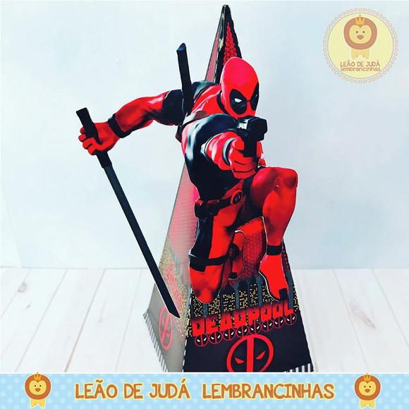 Caixa Pirâmide Tema Deadpool