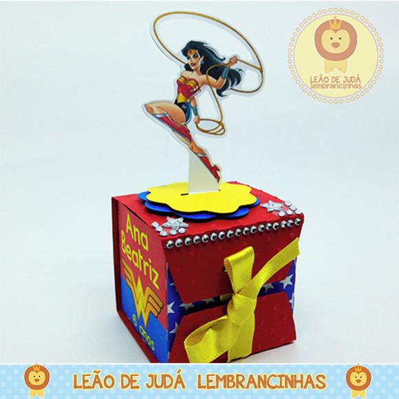 Caixinha Cubo Mulher Maravilha modelo 2