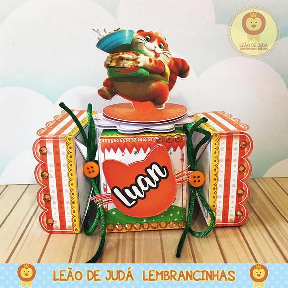 Caixinha para festa tema 44 gatos