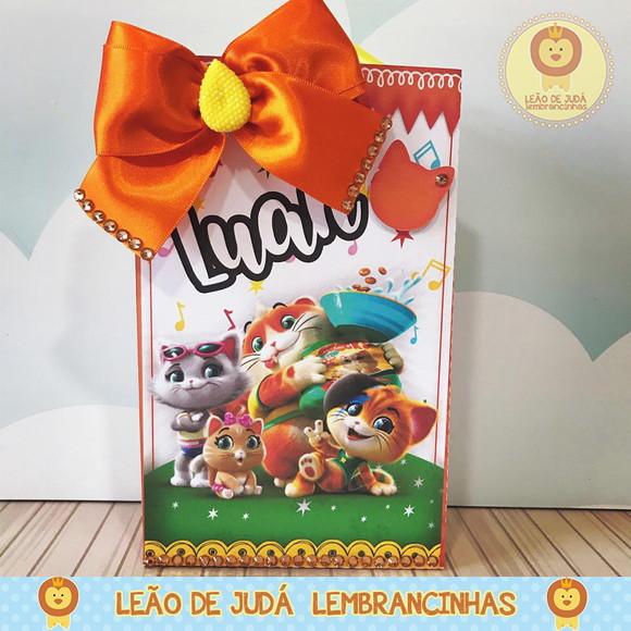Caixinha para festa tema 44 gatos