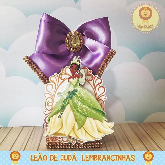 Caixinha para festa tema a princesa e o sapo