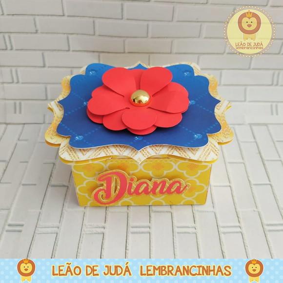 Caixinha para festa tema bela e a fera