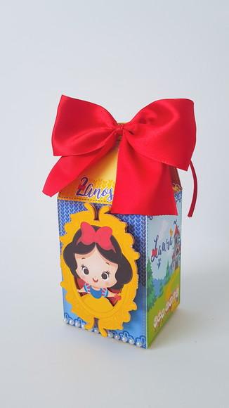 Caixinha para festa tema branca de neve