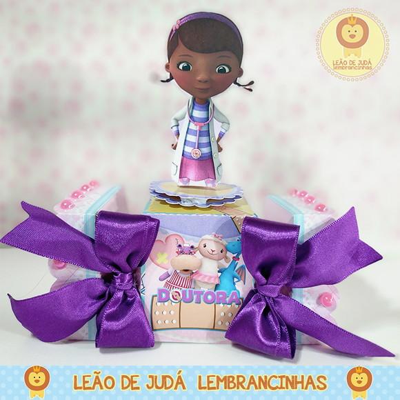 Caixinha para festa tema doutora brinquedos