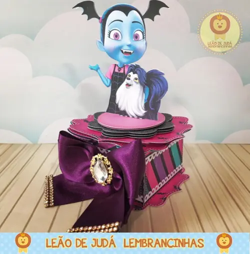 Caixinha para festa tema vampirina