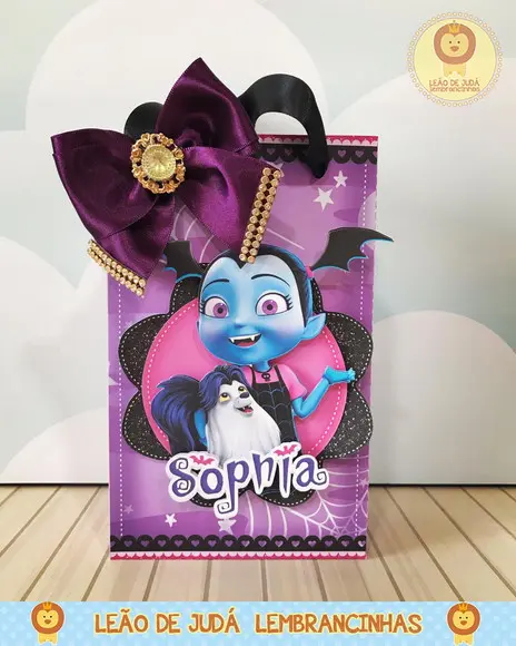 Caixinha para festa tema vampirina