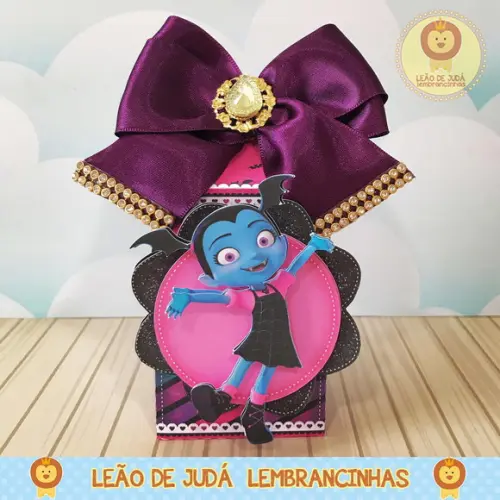 Caixinha para festa tema vampirina