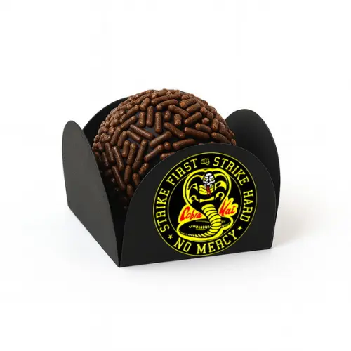 Forminha para Docinhos Tema Cobra Kai 50 Unid.