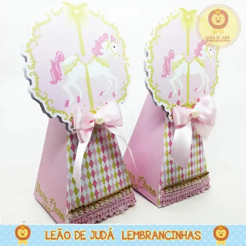 Lembrancinhas Caixa Pirâmide Tema Carrossel