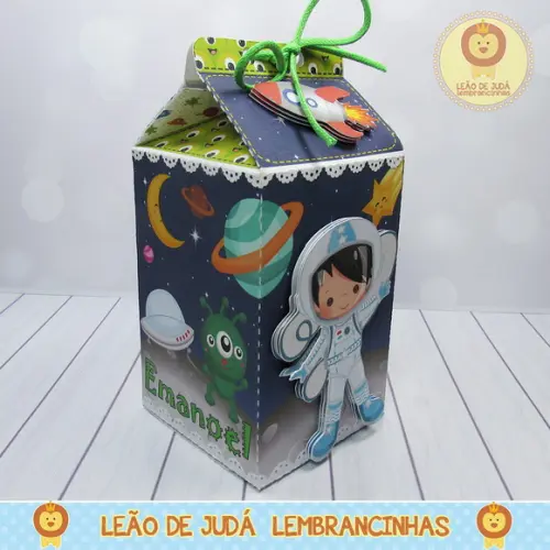 Caixa Milk Com aplique Astronauta