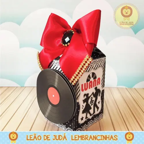 Caixa Milk Com aplique Anos 60