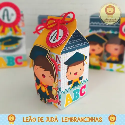 Caixa Milk com Aplique Formatura
