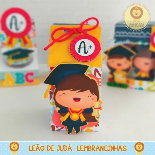 Caixa Milk com Aplique Formatura