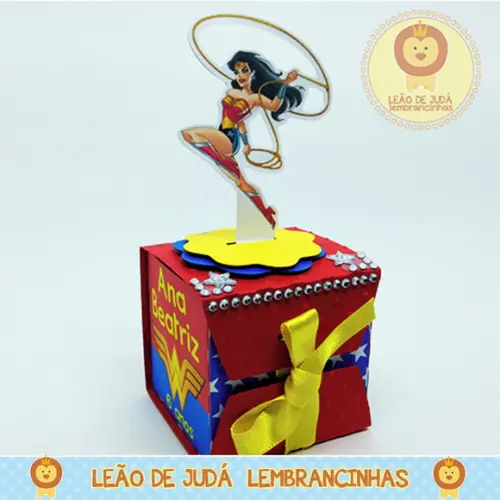 Caixinha Cubo Mulher Maravilha modelo 2